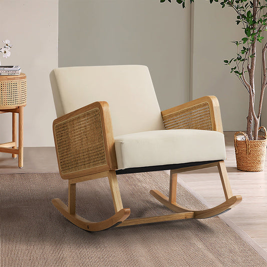 Sillón balancín Yamat de terciopelo con brazos de caña