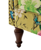 Sillón acentuado tapizado Matteo Floral con adornos de cabeza de clavo